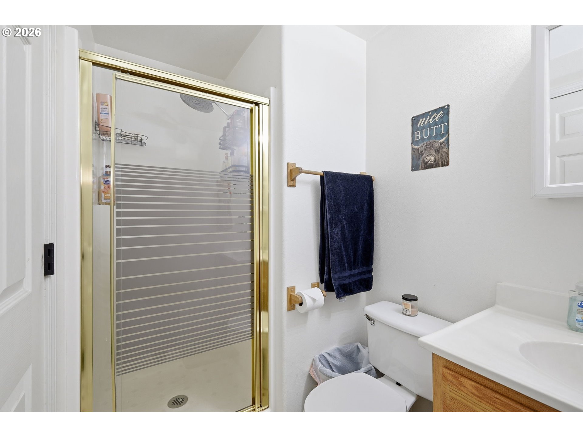 2075 Bryant Avenue Cottage Grove, OR 97424 - Photo 21 of 29 a bathroom with a sink and a mirror