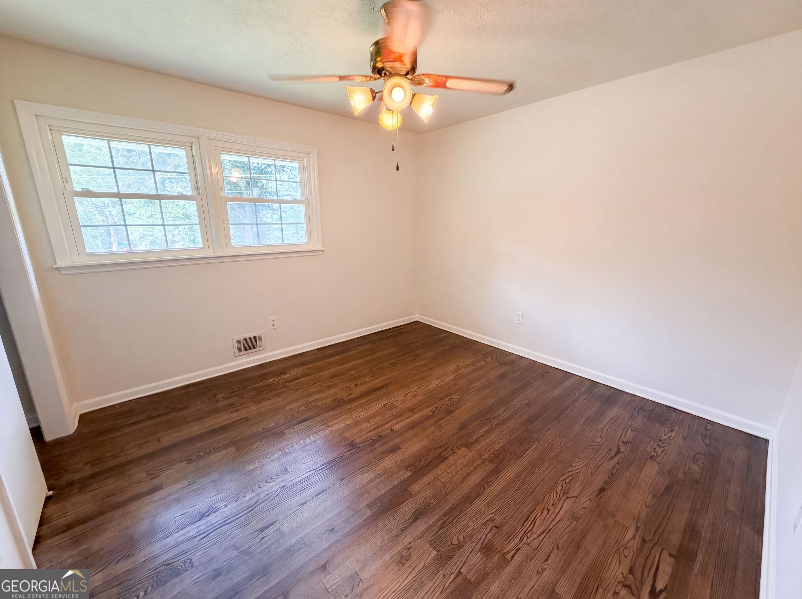 1276 Robin Road Northeast Conyers, GA 30012 - Photo 4 of 20 Virtually Staged