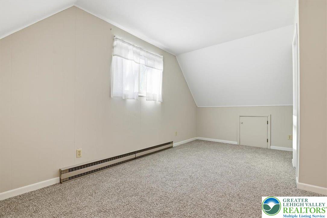 20 Pool Drive Jim Thorpe, PA 18229 - Photo 31 of 44 an empty room with a window