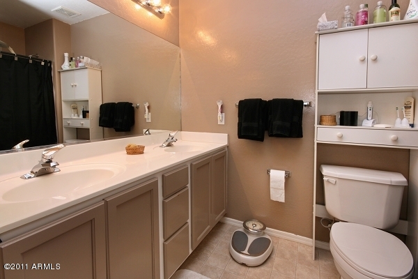2730 East Cambridge Avenue Phoenix, AZ 85008 - Photo 12 of 22 Master Bath