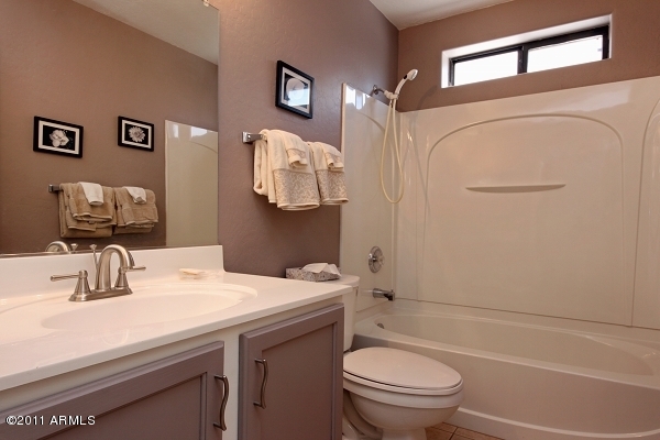 2730 East Cambridge Avenue Phoenix, AZ 85008 - Photo 15 of 22 Bathroom 2