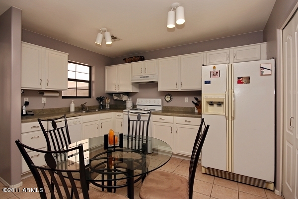 2730 East Cambridge Avenue Phoenix, AZ 85008 - Photo 7 of 22 Kitchen View 1