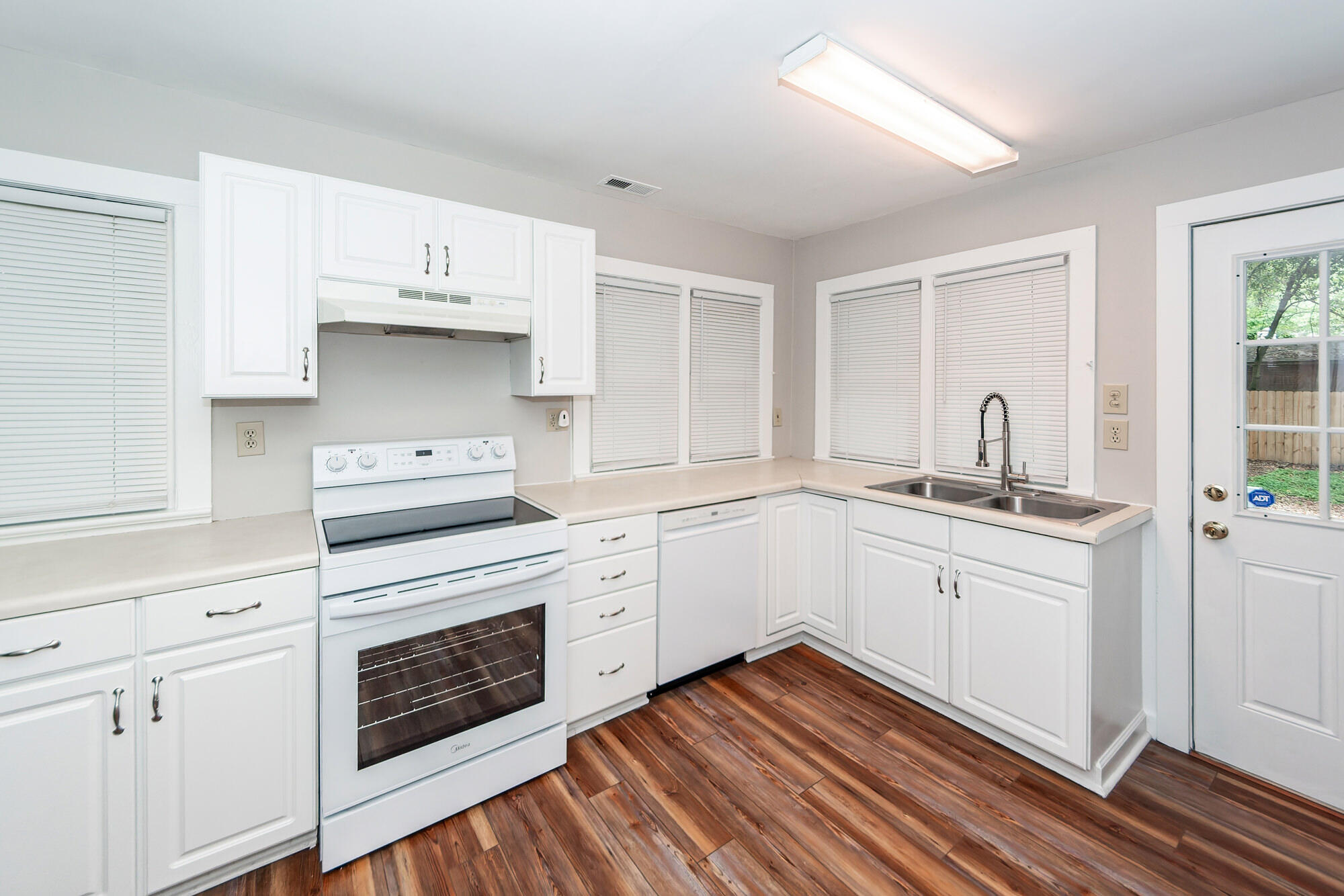 1621 Poinsettia Road Charleston, SC 29407 - Photo 14 of 37 14