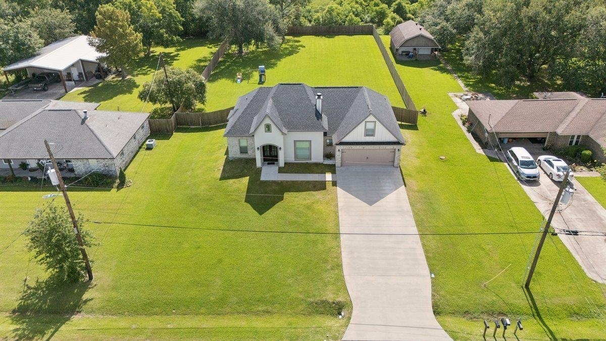 11560 Davidson Road Beaumont, TX 77705 - Photo 7 of 38