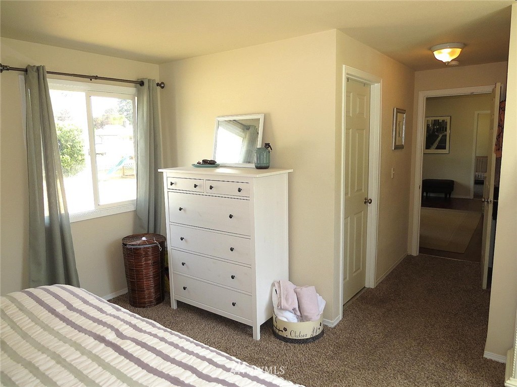 8406 John Dower Road Southwest Lakewood, WA 98499 - Photo 12 of 25 Gallery Image 12