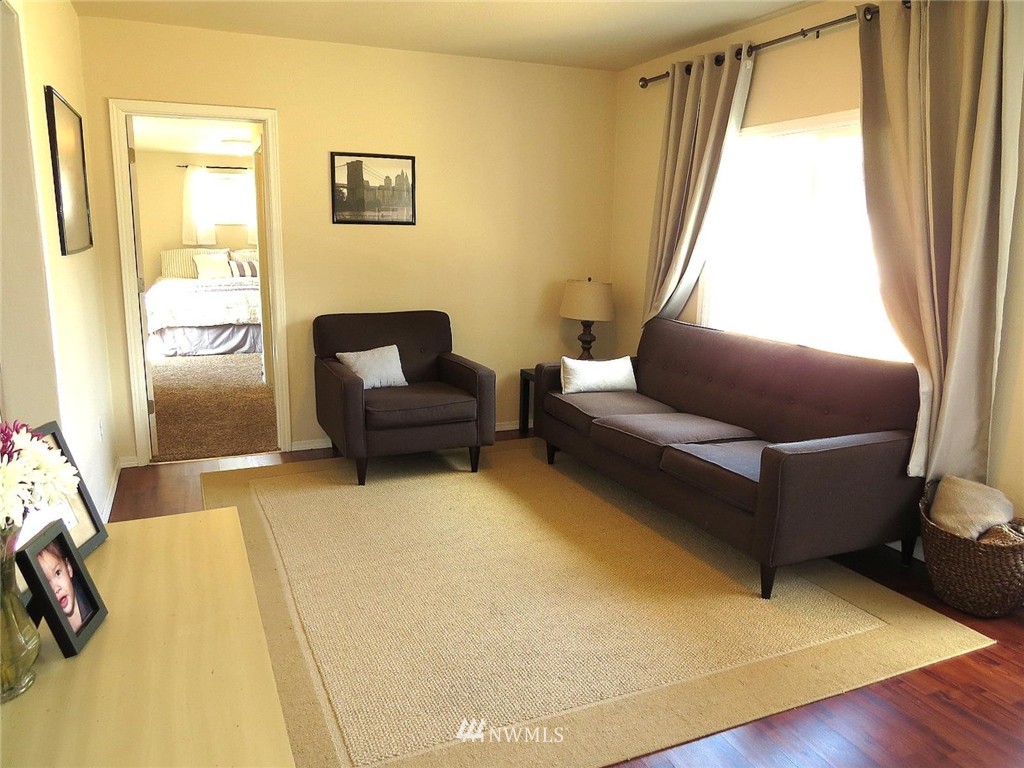 8406 John Dower Road Southwest Lakewood, WA 98499 - Photo 3 of 25 Gallery Image 3
