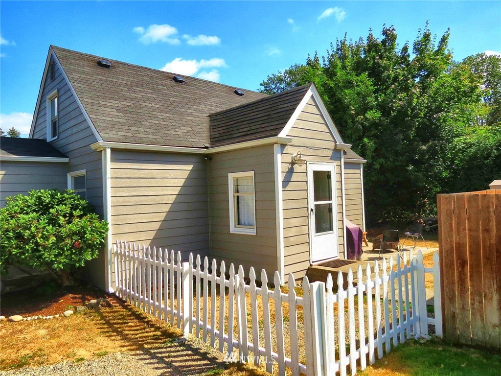 8406 John Dower Road Southwest Lakewood, WA 98499 - Photo 22 of 25 Gallery Image 22