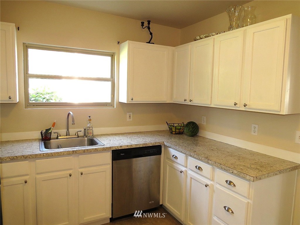 8406 John Dower Road Southwest Lakewood, WA 98499 - Photo 7 of 25 Gallery Image 7