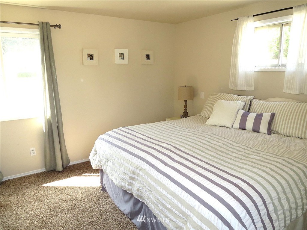 8406 John Dower Road Southwest Lakewood, WA 98499 - Photo 10 of 25 Gallery Image 10