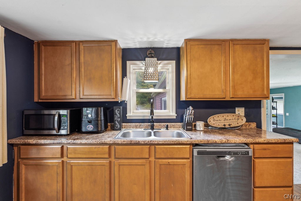 1920 County Rte 8 Granby, NY 13069 - Photo 7 of 32