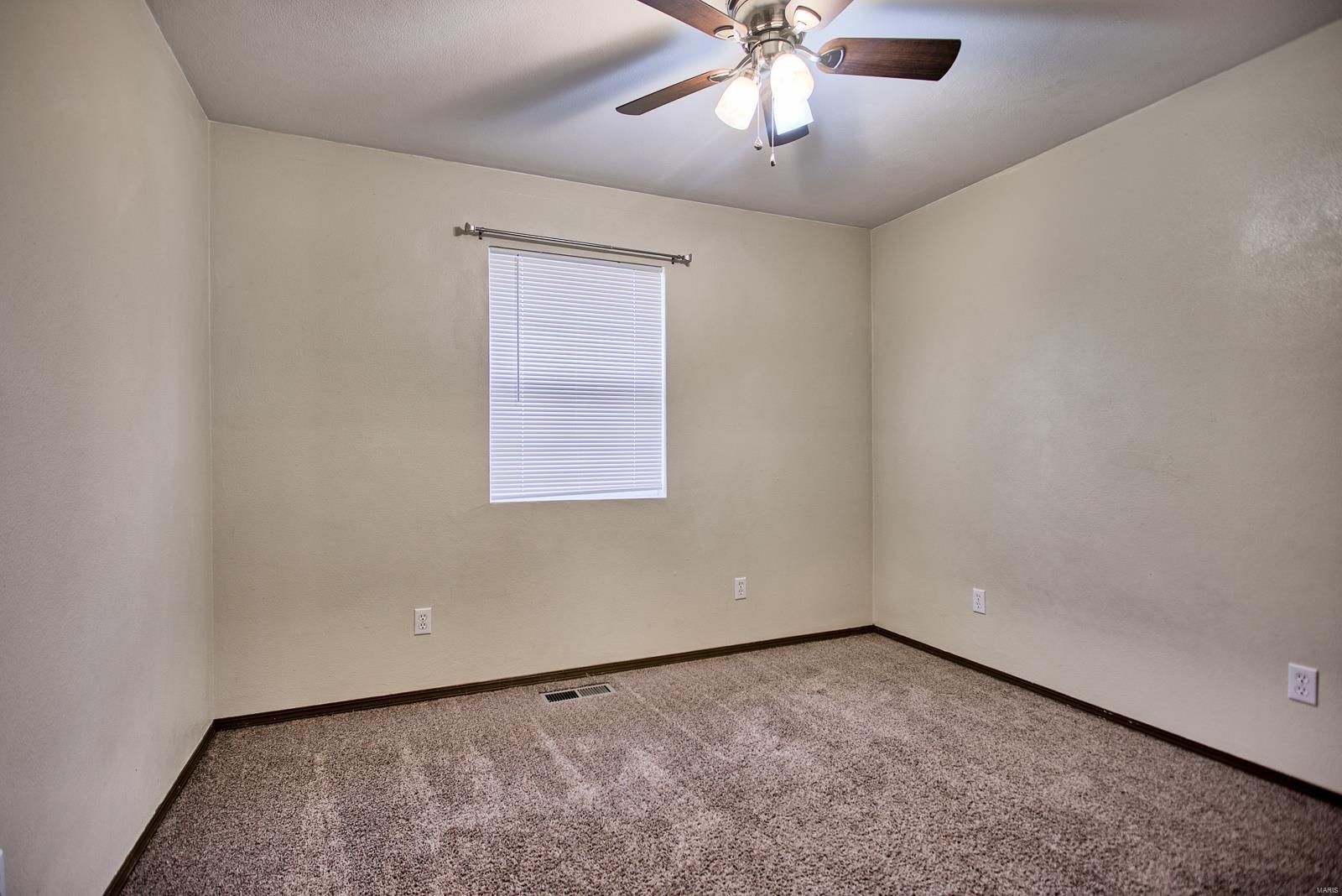415 Riggin Road Troy, IL 62294 - Photo 11 of 23