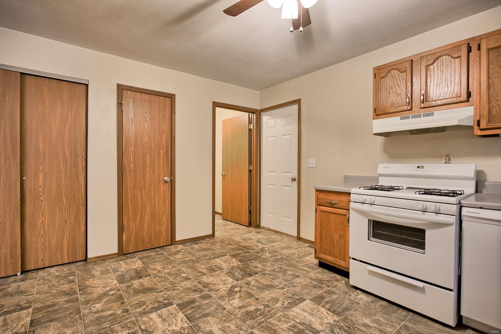 415 Riggin Road Troy, IL 62294 - Photo 6 of 23