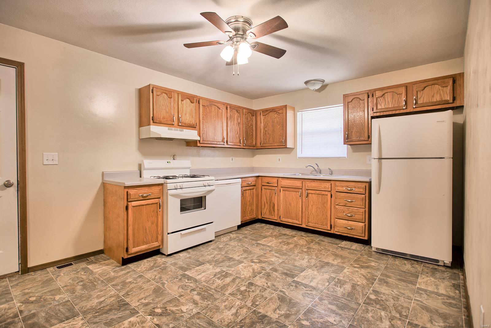 415 Riggin Road Troy, IL 62294 - Photo 8 of 23