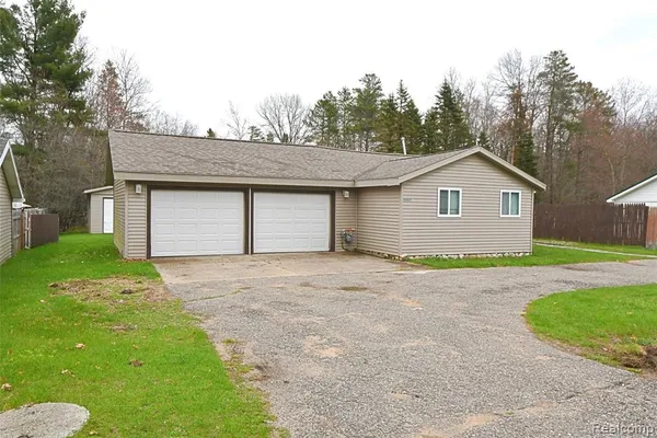 $179,900 | 10865 Johnston Boulevard, St. Helen, MI 48656