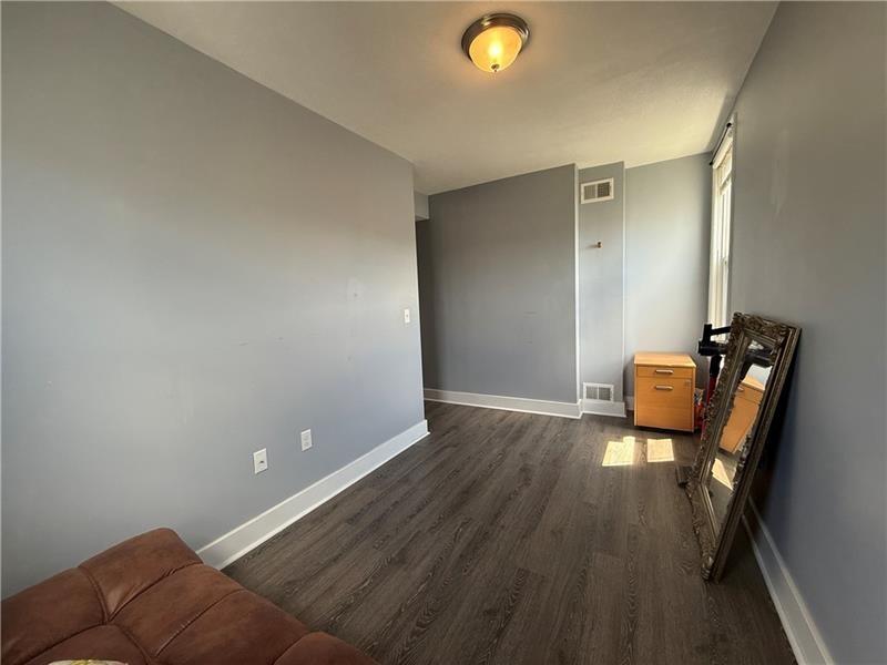 907 Spring Way Pittsburgh, PA 15215 - Photo 30 of 45 Gallery Image 30
