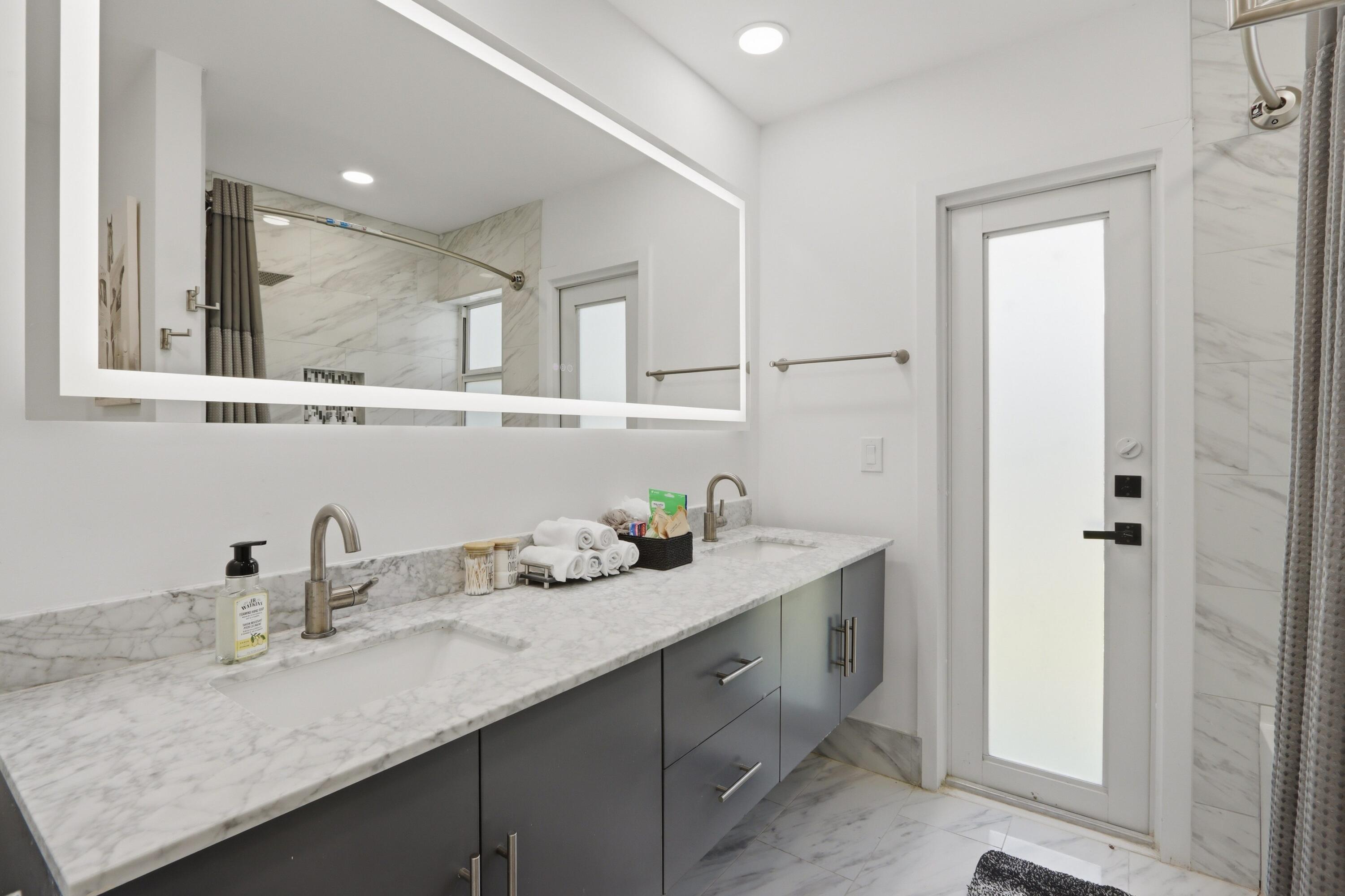 12725 Kingsway Road Wellington, FL 33414 - Photo 24 of 33 040-063-Bathroom-4200x2800
