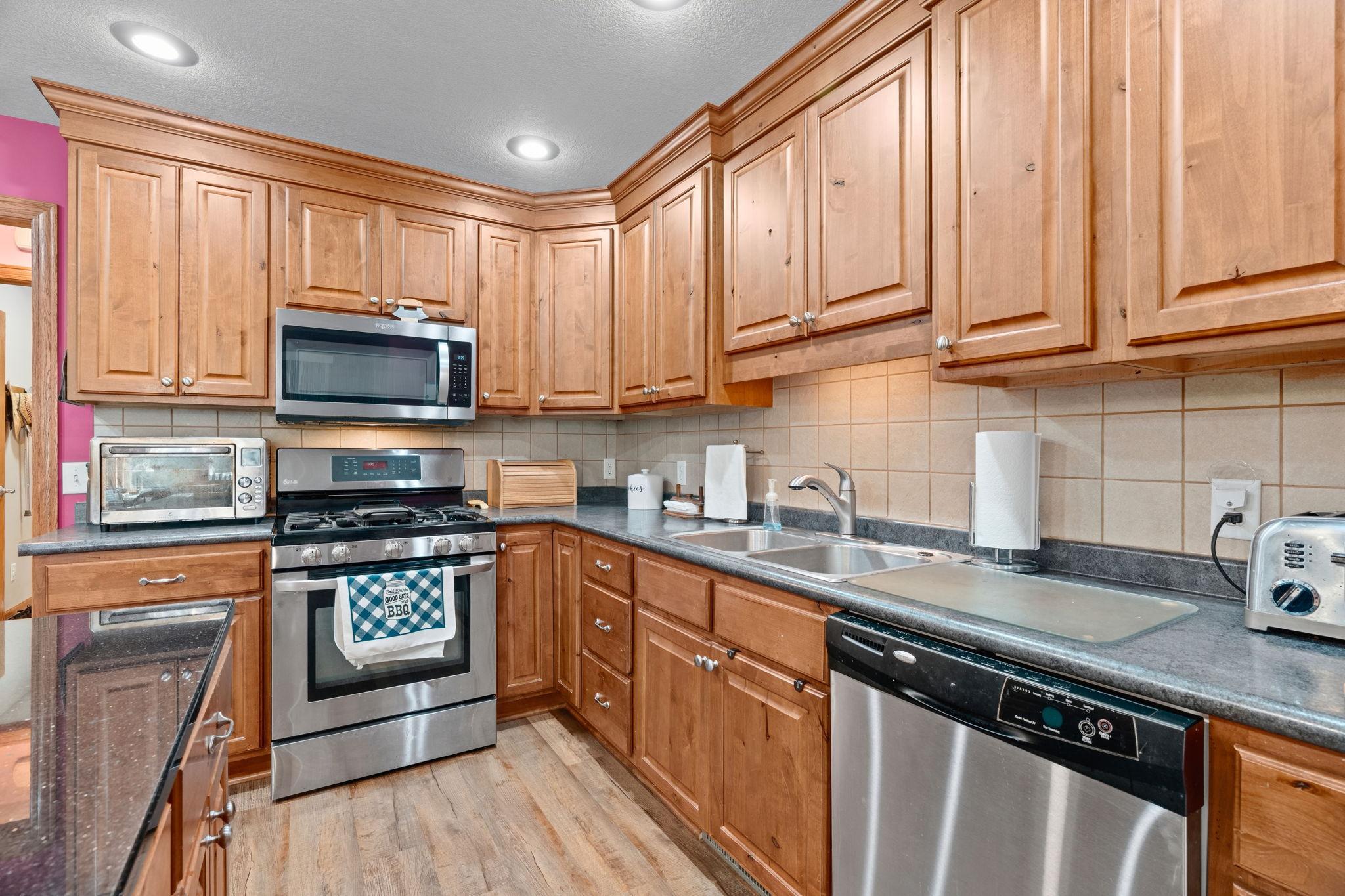 35084 Hinckley Road Hinckley, MN 55037 - Photo 8 of 38