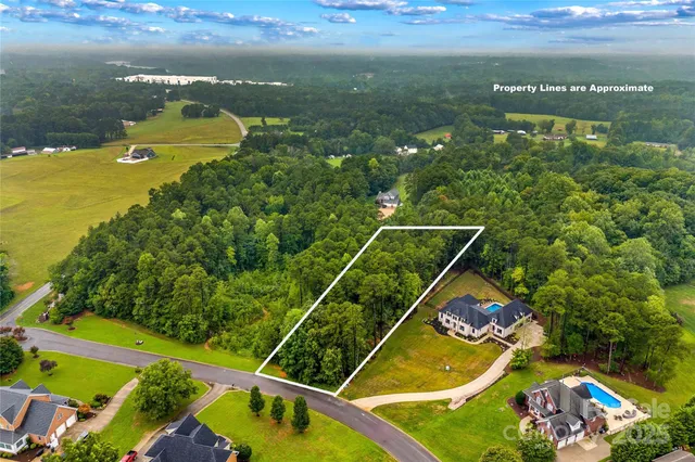 a view of a tennis court