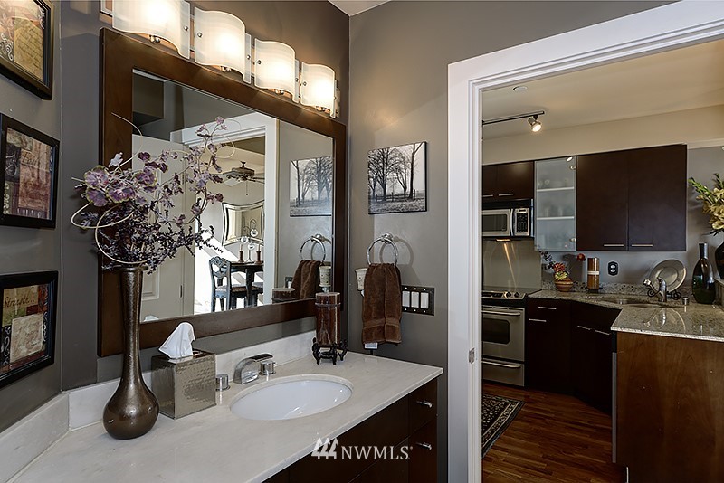 159 Denny Way, Unit 613 Seattle, WA 98109 - Photo 7 of 11