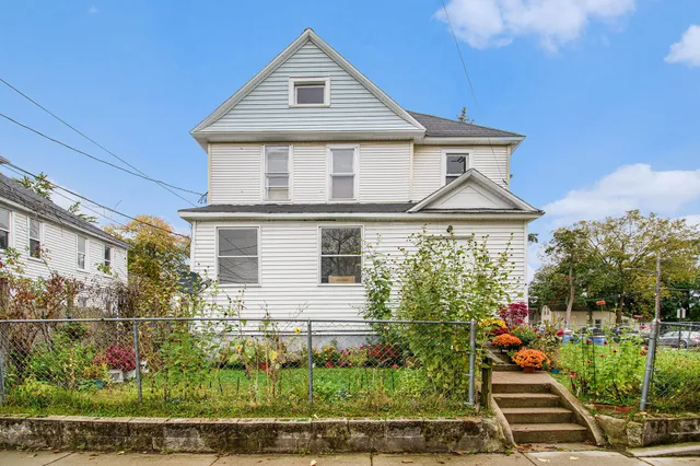 $329,000 | 429 Laurel Street Southwest, Grand Rapids, MI 49503