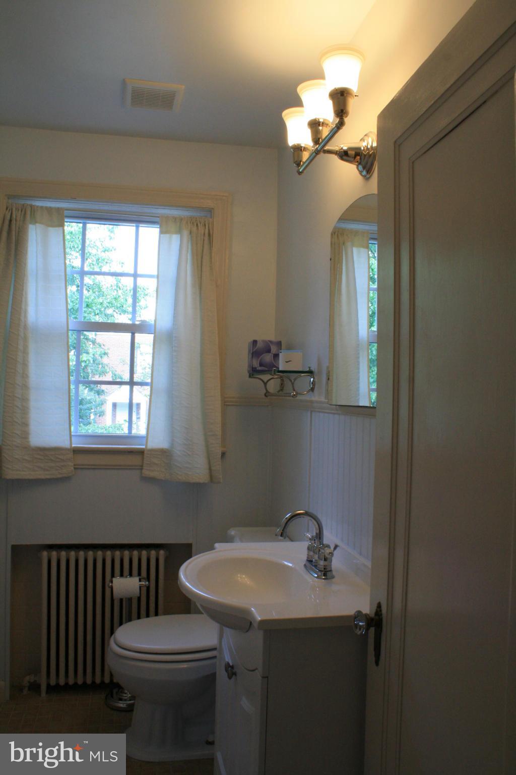 3713 Kimble Road Baltimore, MD 21218 - Photo 18 of 30 Bath