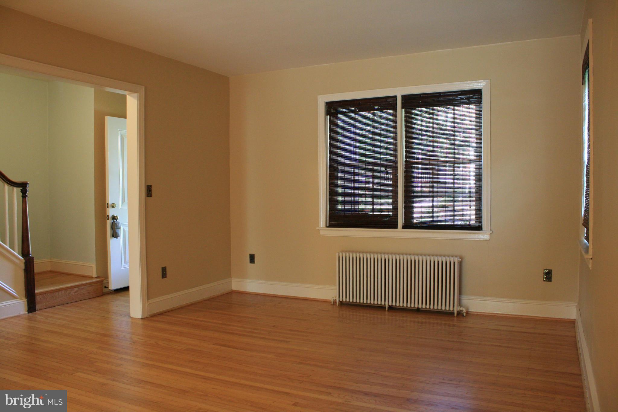 3713 Kimble Road Baltimore, MD 21218 - Photo 5 of 30 Living Room