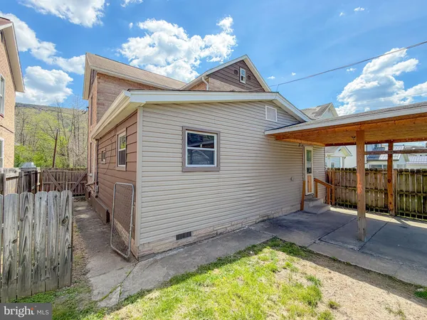 $140,000 | 2957 2nd Avenue, Hyndman, PA 15545