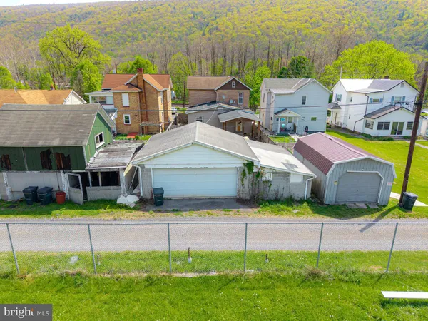 $140,000 | 2957 2nd Avenue, Hyndman, PA 15545
