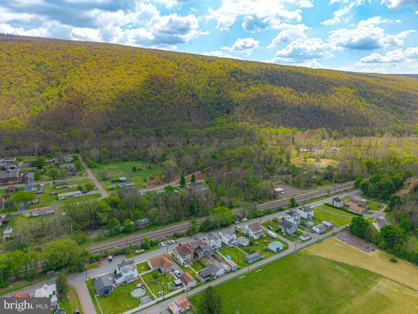 $140,000 | 2957 2nd Avenue, Hyndman, PA 15545