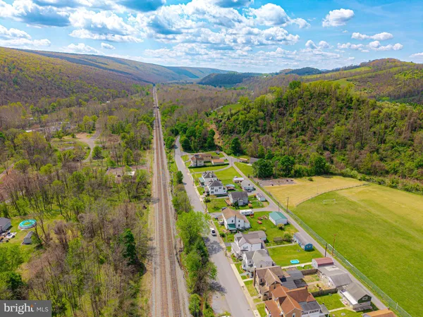 $140,000 | 2957 2nd Avenue, Hyndman, PA 15545