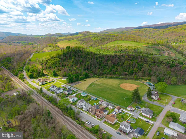 $140,000 | 2957 2nd Avenue, Hyndman, PA 15545