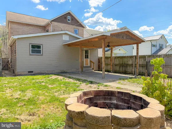 $140,000 | 2957 2nd Avenue, Hyndman, PA 15545