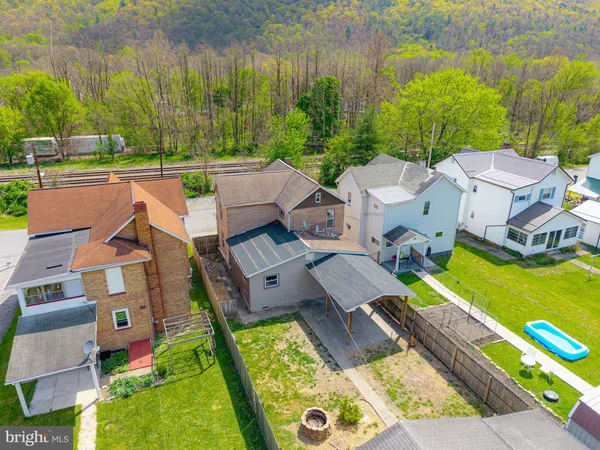 $140,000 | 2957 2nd Avenue, Hyndman, PA 15545