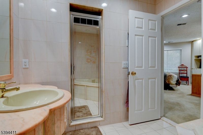 3702 Park Place Springfield, NJ 07081 - Photo 16 of 25