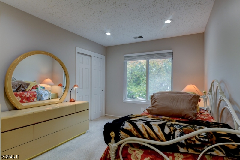 3702 Park Place Springfield, NJ 07081 - Photo 17 of 25