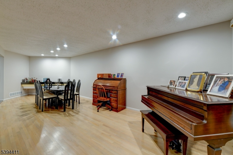 3702 Park Place Springfield, NJ 07081 - Photo 3 of 25