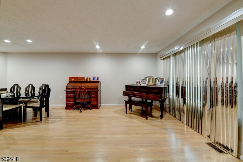 3702 Park Place Springfield, NJ 07081 - Photo 4 of 25