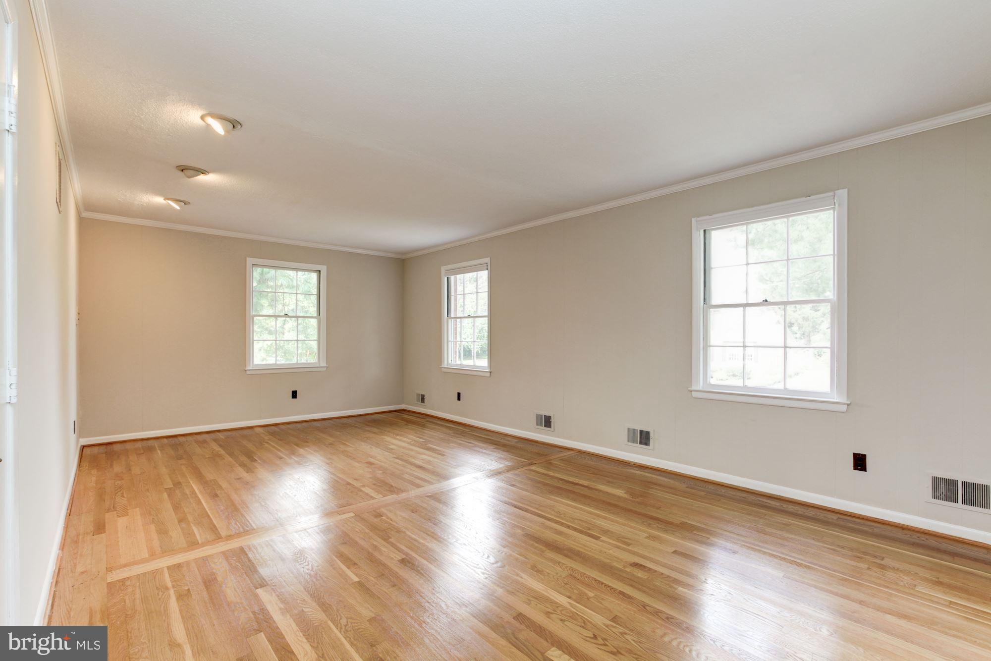 6216 Plainview Road Bethesda, MD 20817 - Photo 14 of 26 Second Bedroom