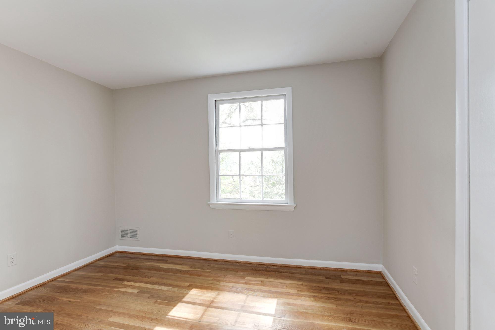 6216 Plainview Road Bethesda, MD 20817 - Photo 19 of 26 Fifth Bedroom