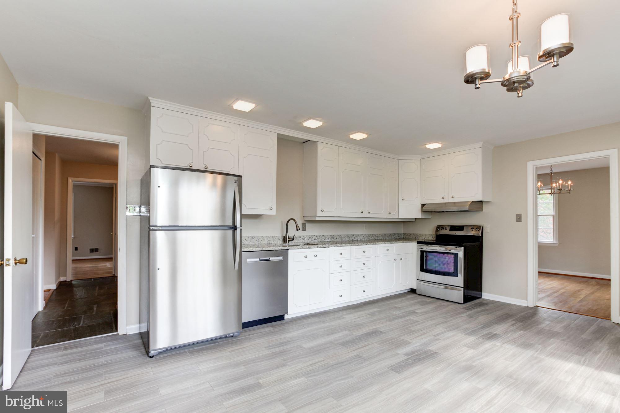6216 Plainview Road Bethesda, MD 20817 - Photo 8 of 26 Eat-In Kitchen