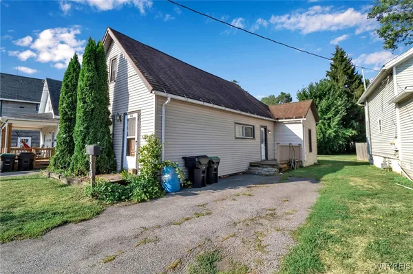 $124,900 | 210 Young Street, Tonawanda, NY 14150