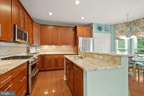 $990,000 | 18402 Lanier Island Square, Leesburg, VA 20176