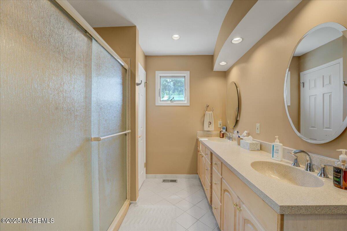 9 Hawk Court Howell, NJ 07731 - Photo 25 of 29 25-Master Bathroom