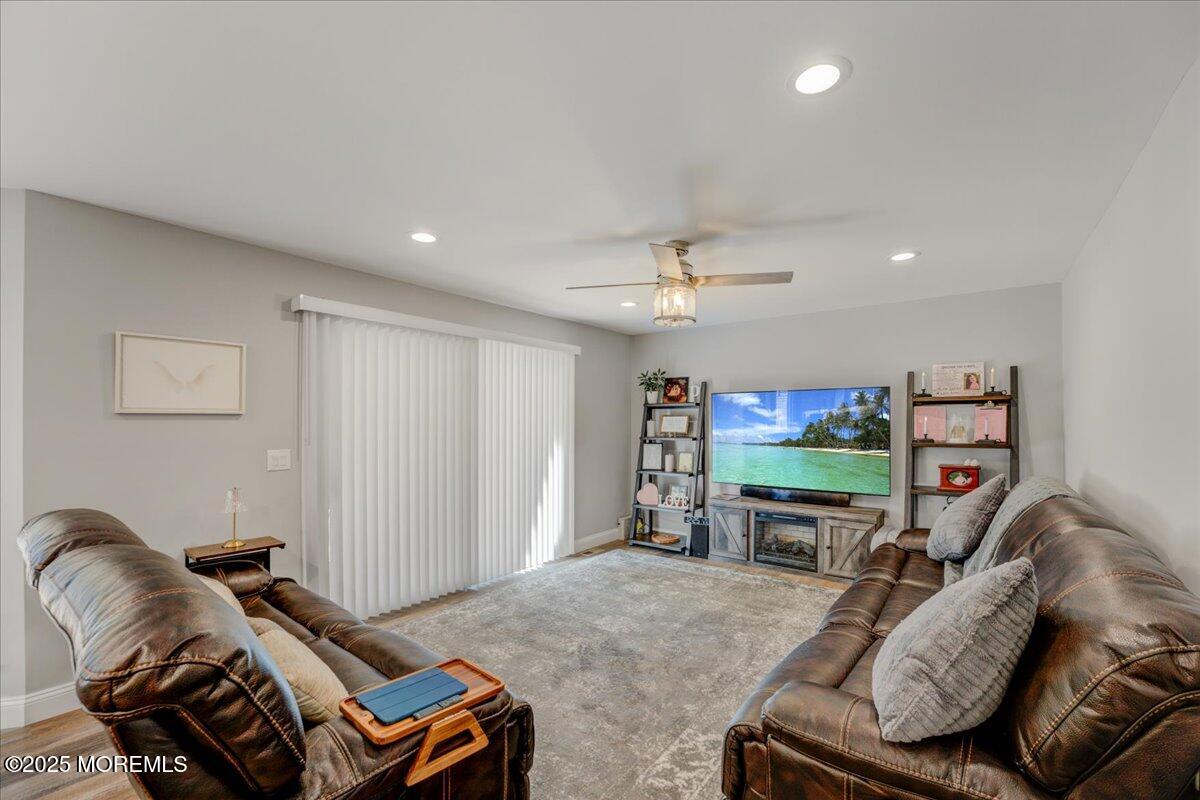 9 Hawk Court Howell, NJ 07731 - Photo 9 of 29 09-Living Room