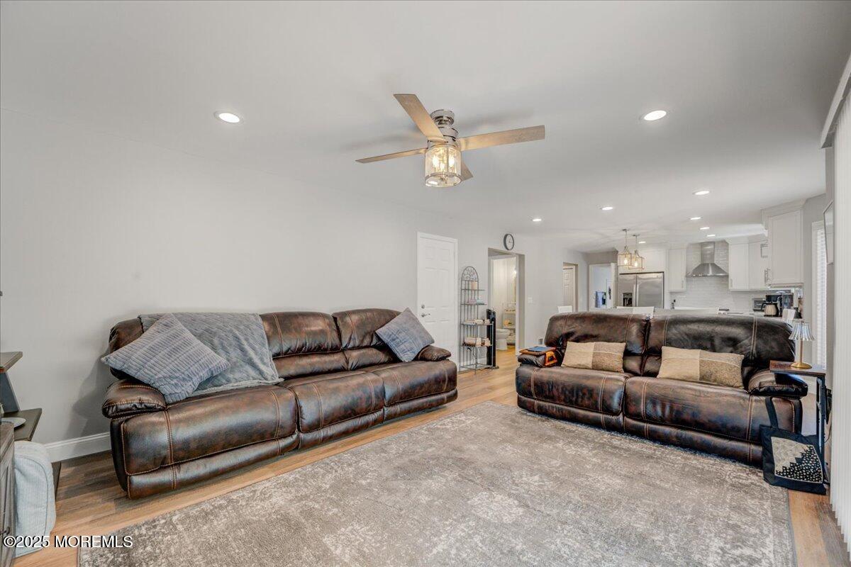 9 Hawk Court Howell, NJ 07731 - Photo 10 of 29 10-Living Room