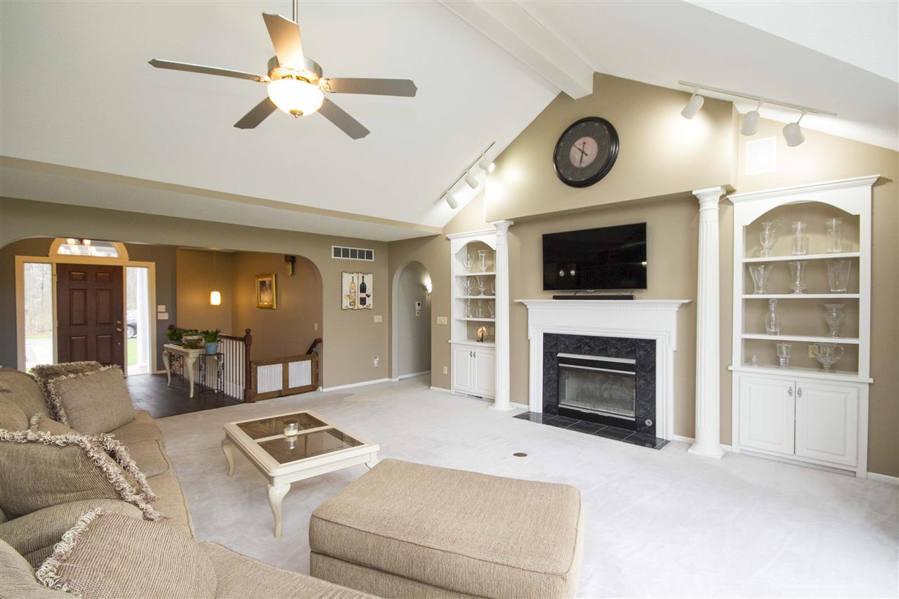 2414 East Ferguson Road Fort Wayne, IN 46816 - Photo 4 of 33