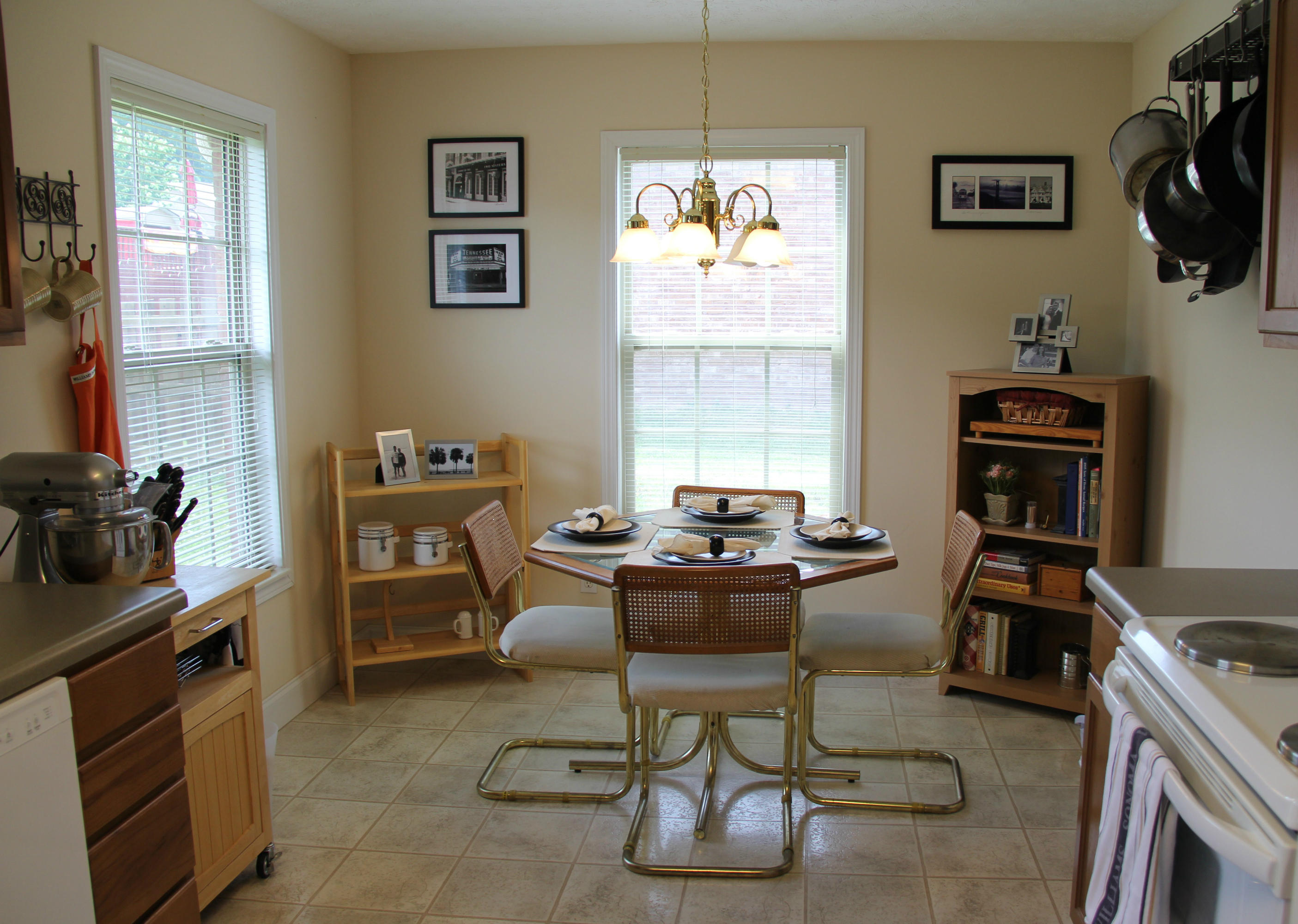 7036 Ghiradelli Road Knoxville, TN 37918 - Photo 8 of 24 Eat in area in kitchen
