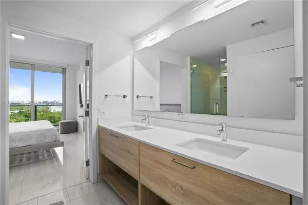 $3,500 | 16385 Biscayne Boulevard, Unit 1402, North Miami Beach, FL 33160