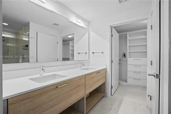$3,500 | 16385 Biscayne Boulevard, Unit 1402, North Miami Beach, FL 33160