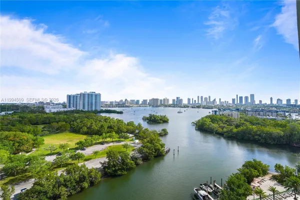 $3,500 | 16385 Biscayne Boulevard, Unit 1402, North Miami Beach, FL 33160